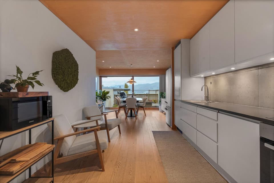Natural landscape, TV and multimedia, Kitchen or kitchenette, Living room, Seating area, Dining area, Sea view
