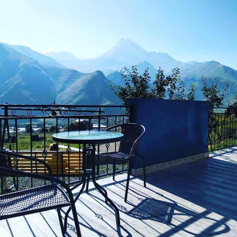 Patio, Nearby landmark, Day, Natural landscape, View (from property/room), Balcony/Terrace, Mountain view