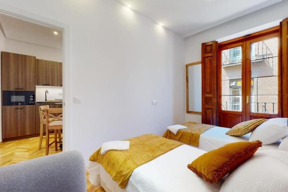 Photo of the whole room, Bedroom