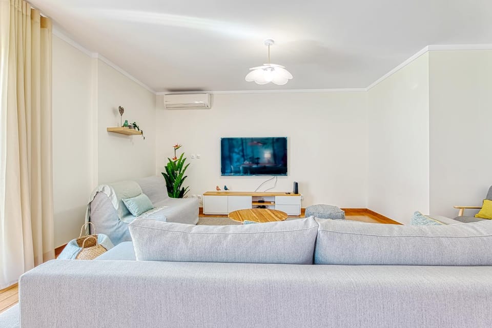 TV and multimedia, Living room, air conditioner