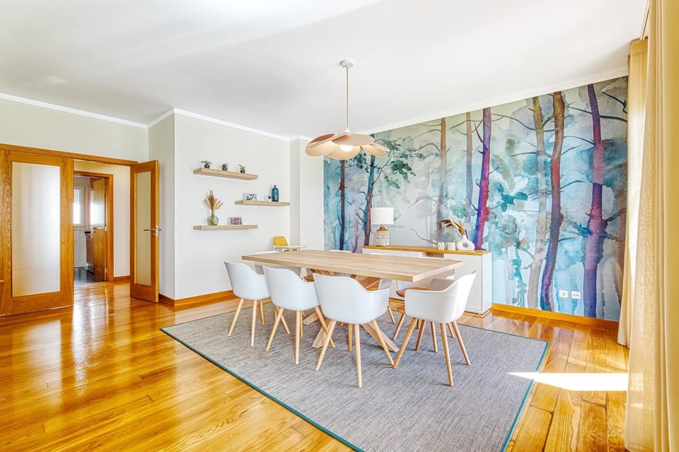 Living room, Seating area, Dining area