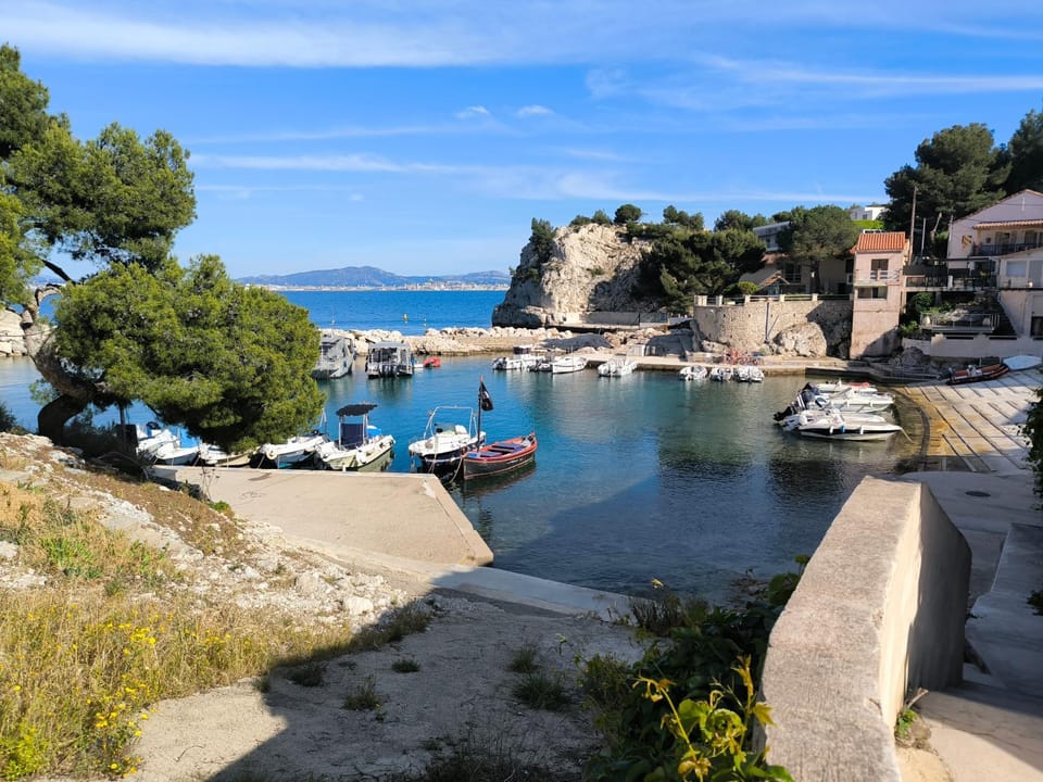 GITE TOUT CONFORT Parc UNESCO des CALANQUES LA VESSE Apartment in Marseille