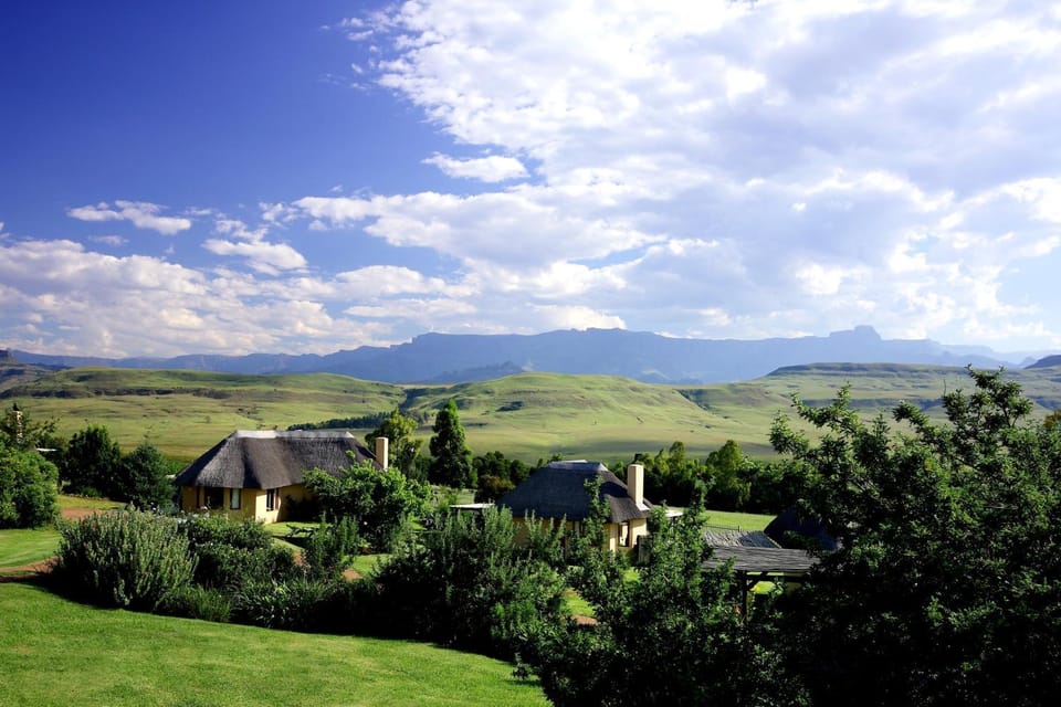 Property building, Garden, Garden view, Mountain view