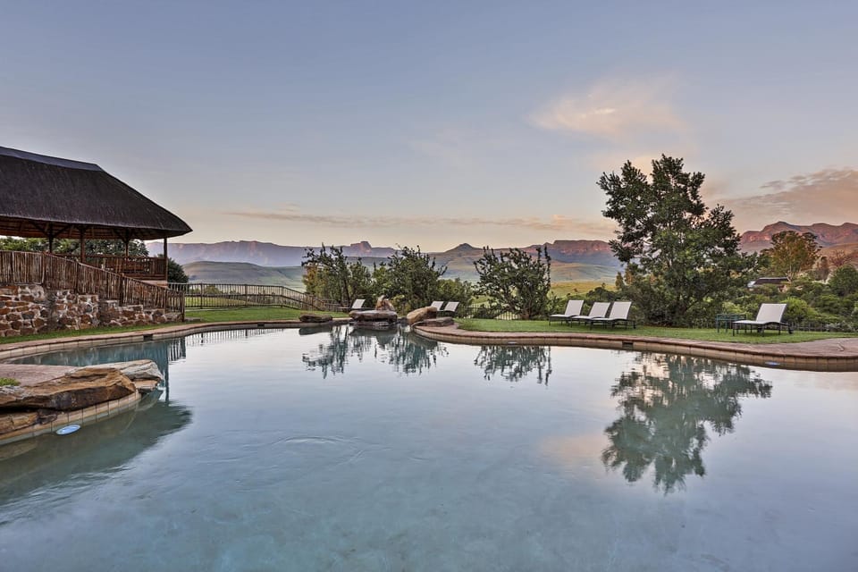 Summer, On site, Mountain view, Pool view, Swimming pool, Sunrise