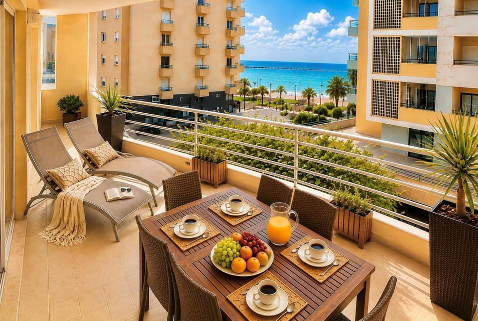 Natural landscape, View (from property/room), Balcony/Terrace, Seating area, Dining area, Landmark view, Sea view, Area and facilities, Time of day, sunbed