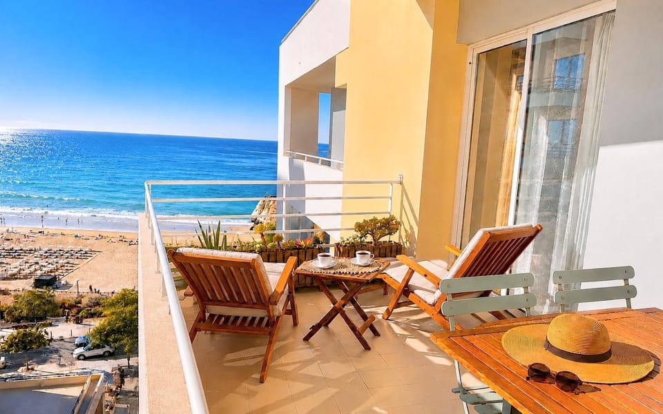 Natural landscape, View (from property/room), Balcony/Terrace, Dining area, Beach, Landmark view, Sea view, Street view, sunbed