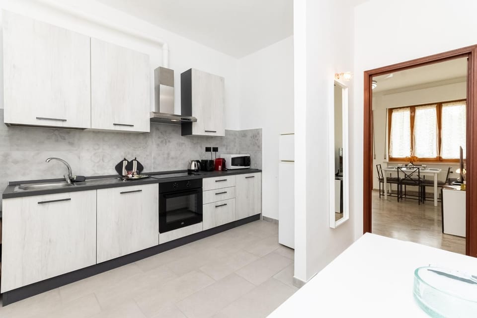 Kitchen or kitchenette, Dining area, dishwasher, minibar, pet friendly, stove, toaster