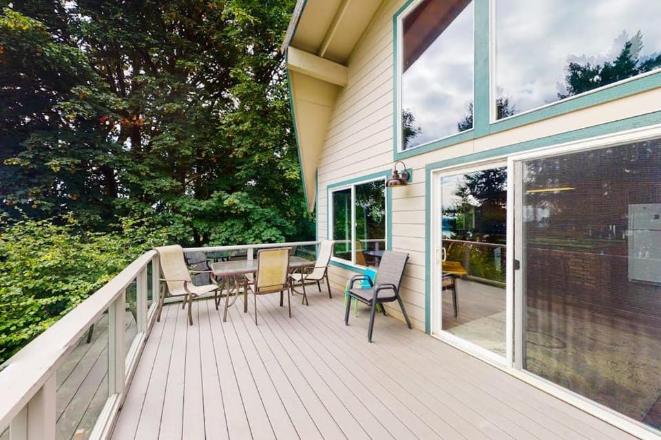 The Coffee Grounds House in Anderson Island