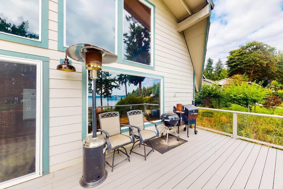 The Coffee Grounds House in Anderson Island