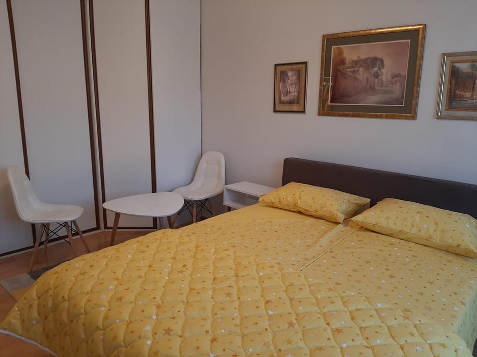 Bed, Bedroom, wardrobe