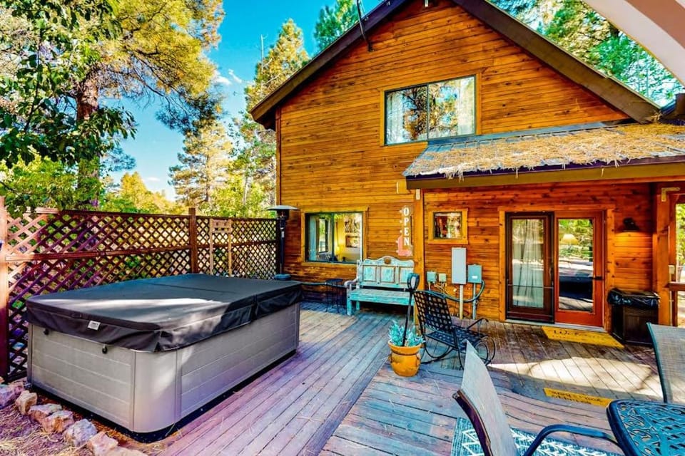 Cozy Bear Cabin Cabin in Colorado