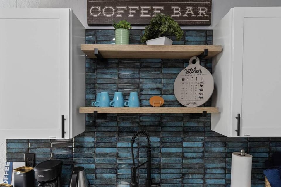 Coffee/tea facilities, Kitchen or kitchenette