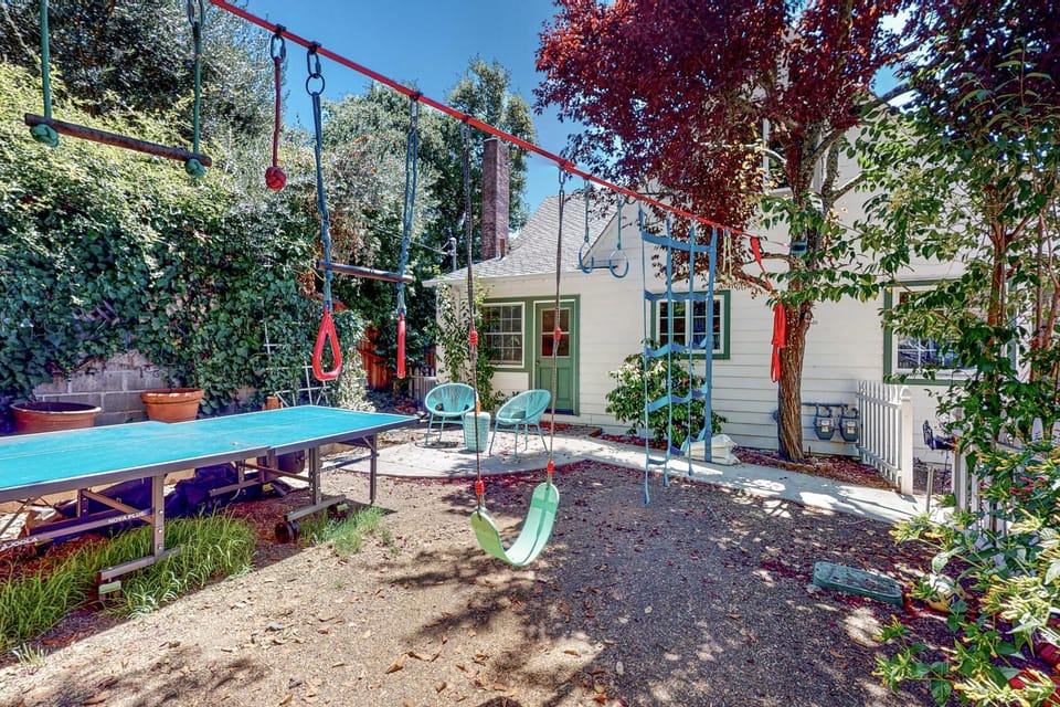 Dragon Cottage House in Russian River