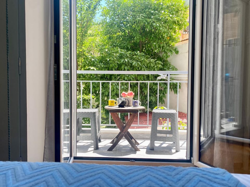 Patio, Spring, Day, Garden, View (from property/room), Balcony/Terrace, Garden view