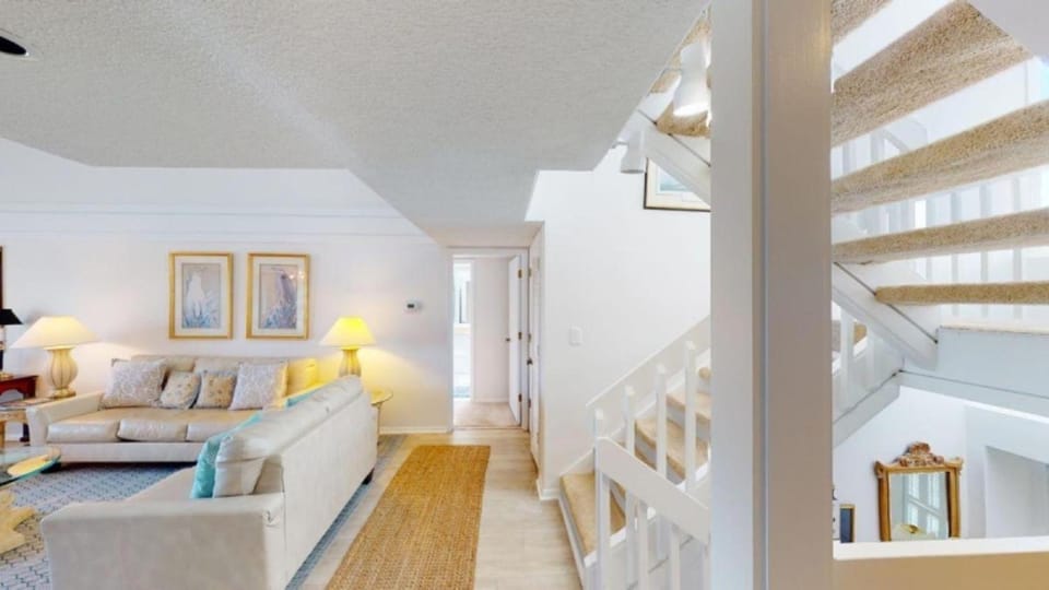Serene Lakeview 3BR Condo near Beach & Amenities House in South Carolina