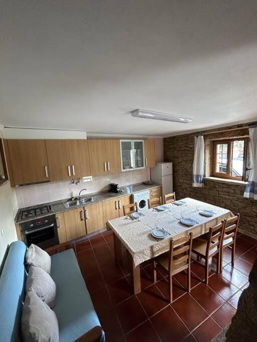 Living room, Dining area, pet friendly, stove