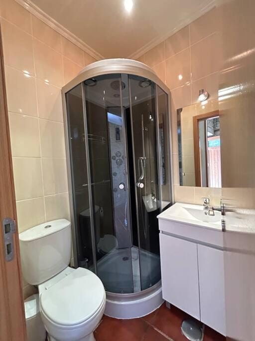 Shower, Toilet, Bathroom