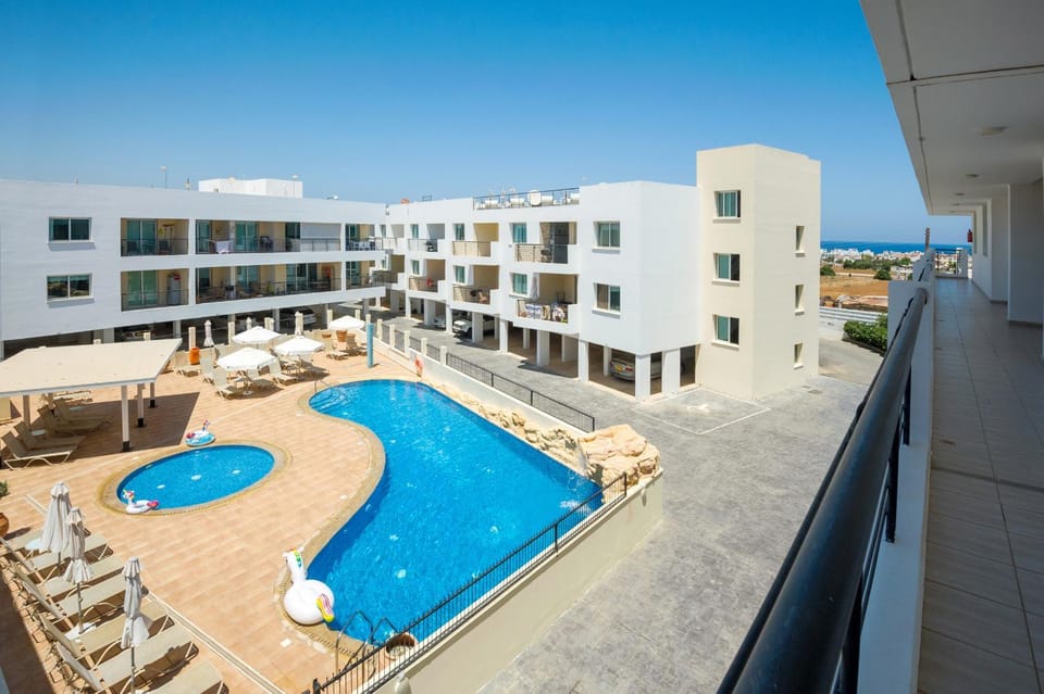 Sea View APT*Spacious balcony*200m to the Beach Apartment in Paralimni