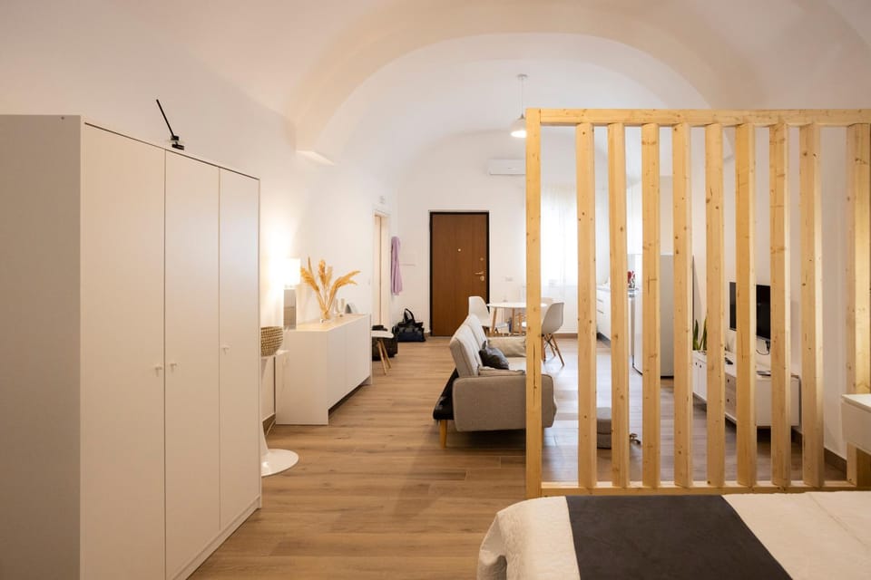 Living room, Photo of the whole room, Seating area, Bedroom