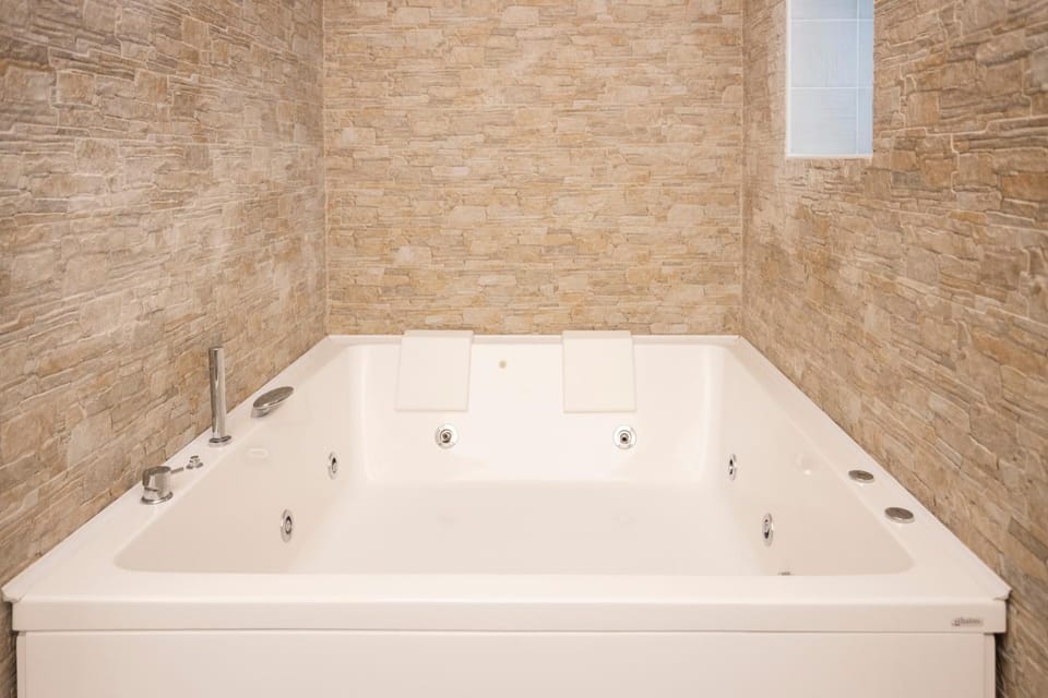 Hot Tub, Bathroom, Bath