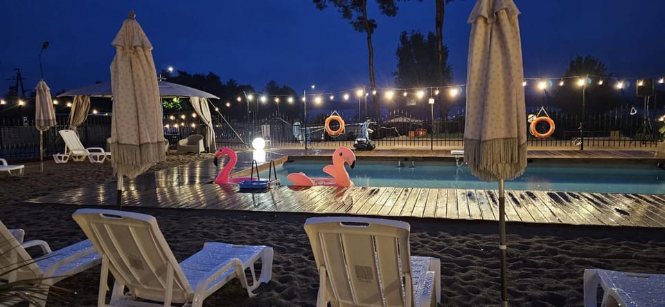 Swimming pool