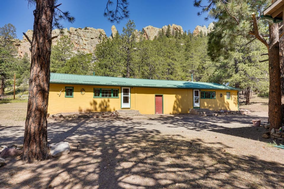 Secluded Stonewall Cabin w/ Mountain View! Cabin in Colorado