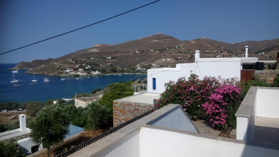 Property building, Nearby landmark, Neighbourhood, Natural landscape, Summer, Garden view, Sea view