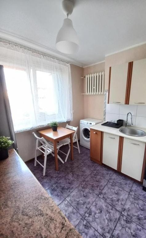 Kitchen or kitchenette, Dining area, Communal kitchen, washing machine, kitchen