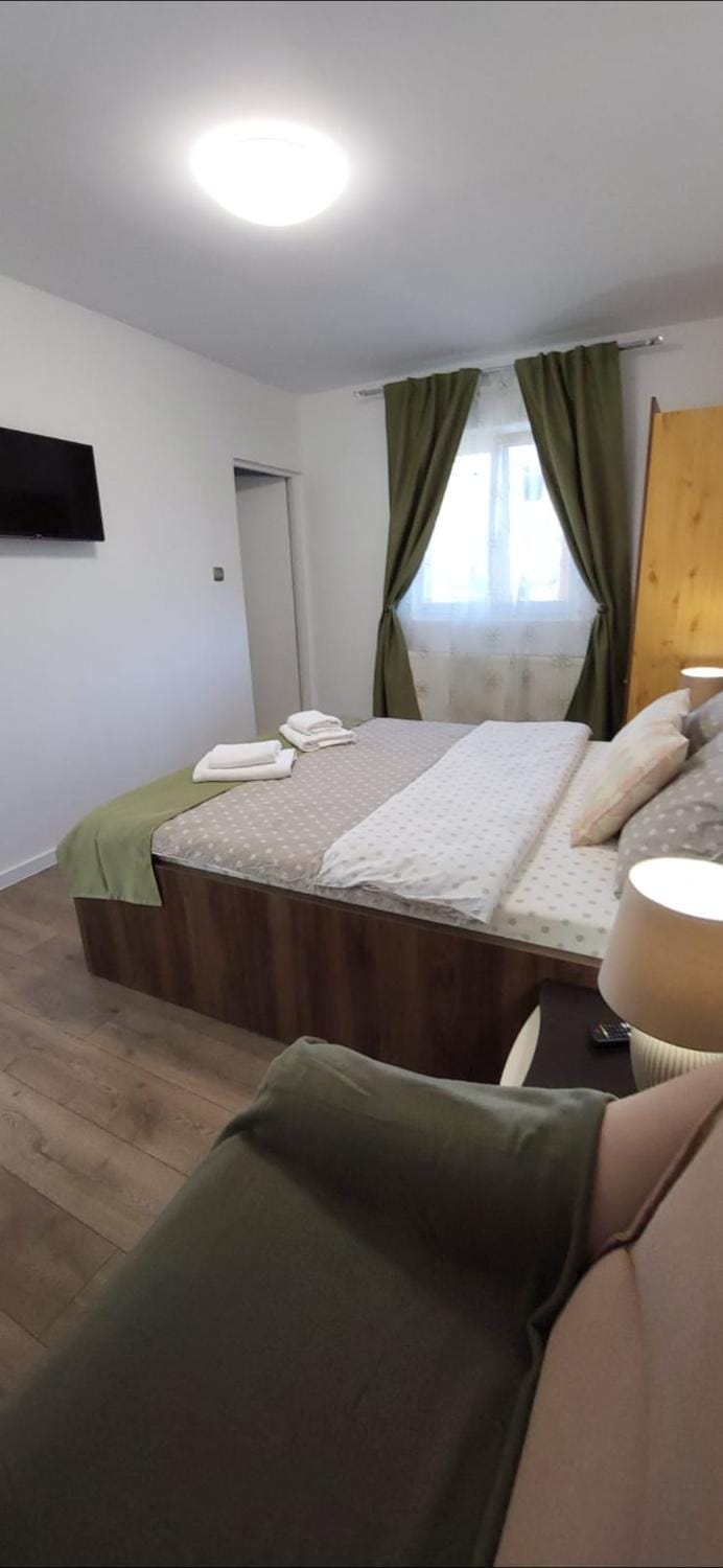 Huesca House Bed and Breakfast in Cluj County