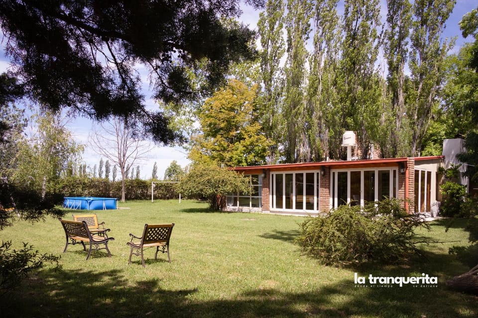 Property building, Day, Garden, Pool view, Swimming pool