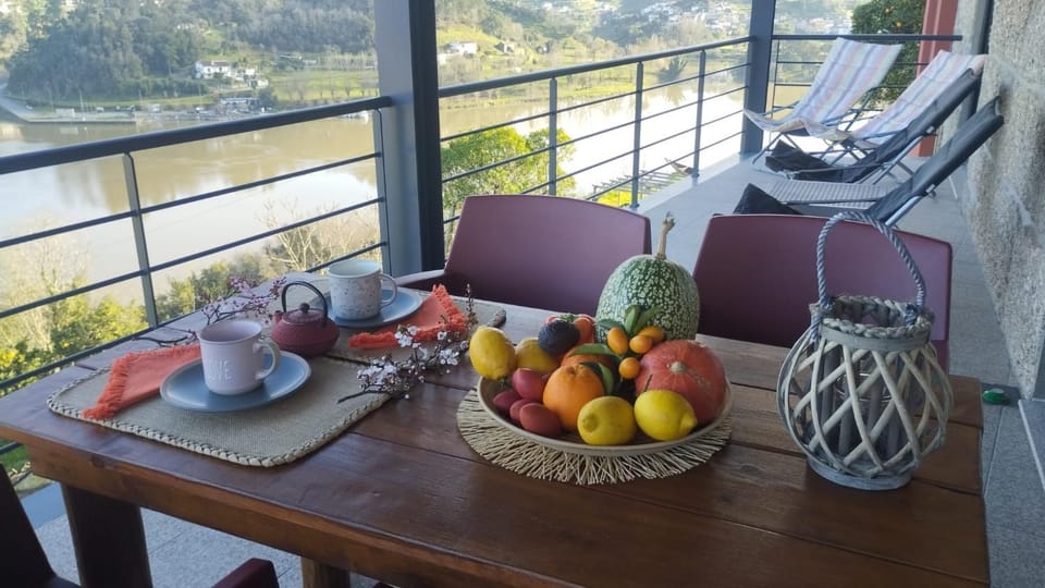 Natural landscape, View (from property/room), Balcony/Terrace, Food and drinks, Seating area, Dining area, Food, Breakfast