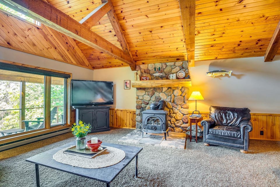 Lakefront Townsend Cabin w/ Fire Pit, Private Dock Cabin in Wisconsin