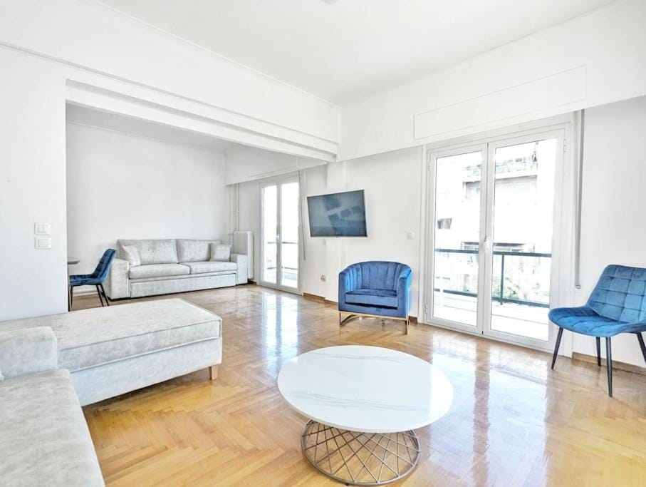 Athens Divas Velvet Gold Apartment in Athens