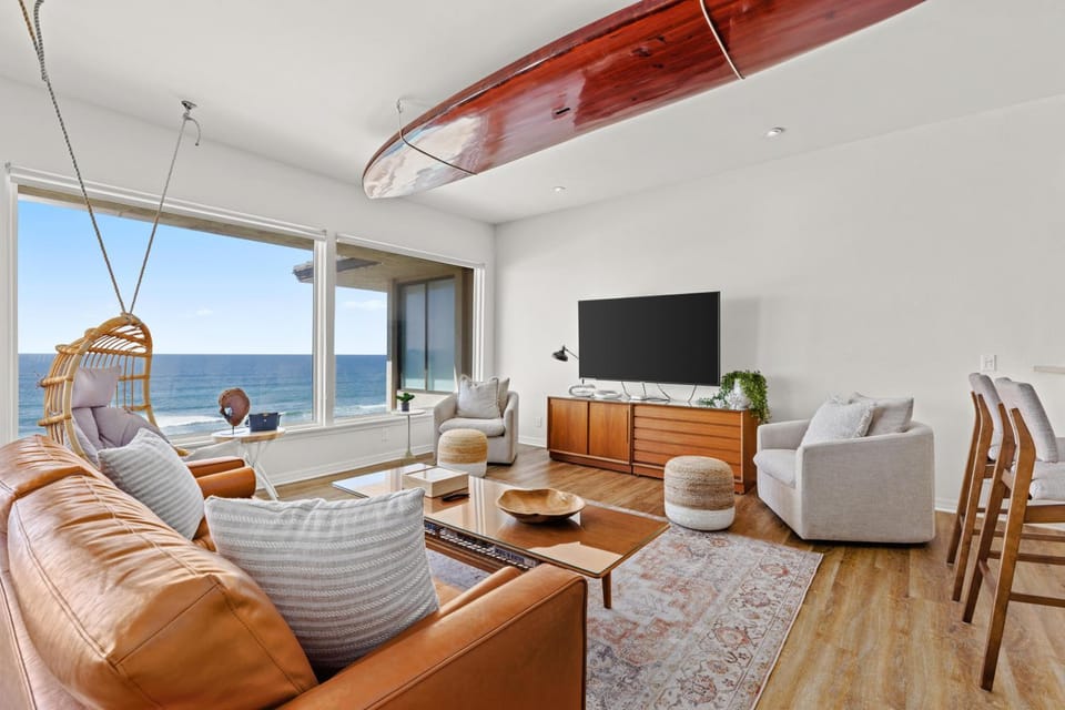 SB-767D - Soothing Solana Oceanfront Condo House in Solana Beach