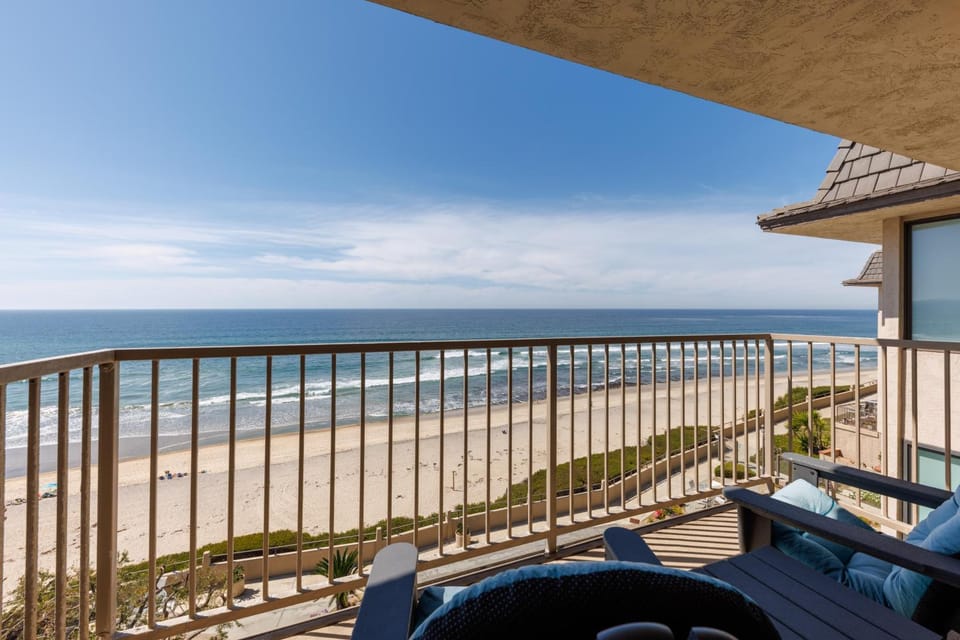 SB-767D - Soothing Solana Oceanfront Condo House in Solana Beach
