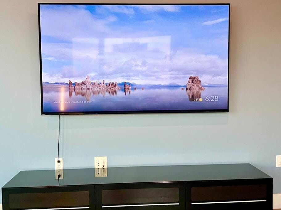Luxe Corner Penthouse 1BR Condo on Sunset Apartment in Hollywood