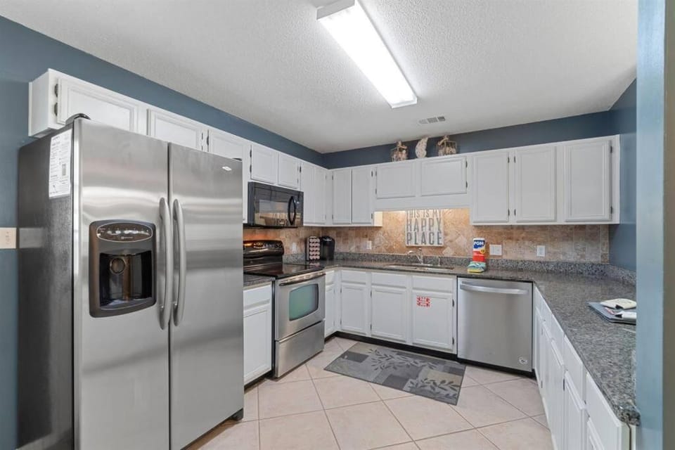 Beach House, Pool front, beach access, beach gear Apartment in Miramar Beach