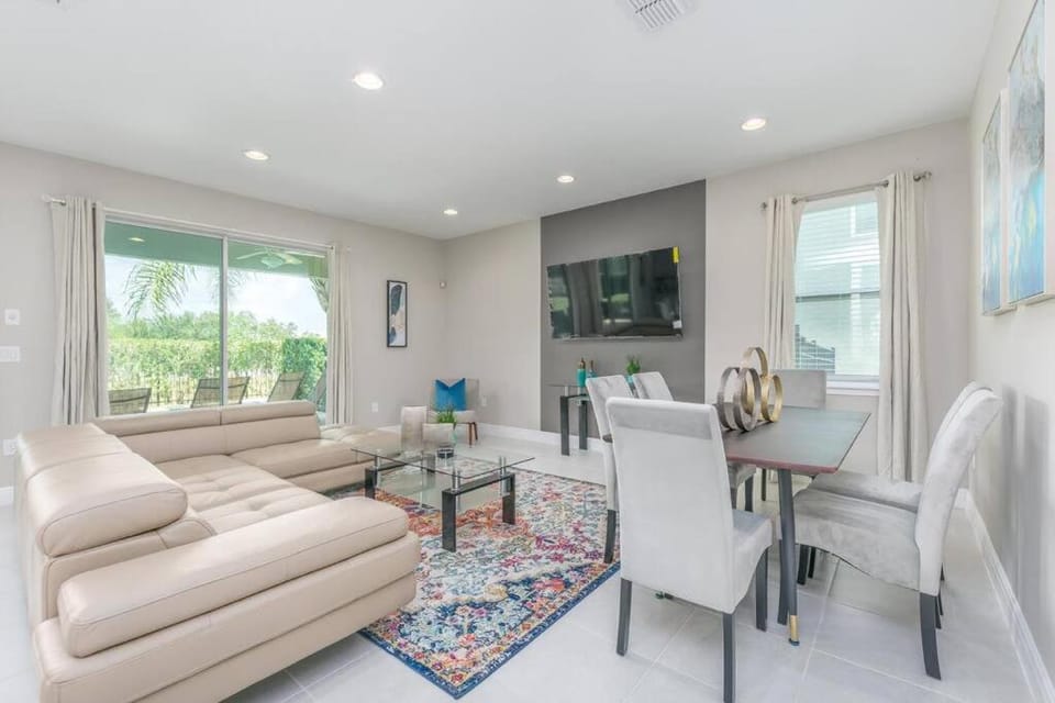 Luxury 6 BR 6 Bath @Encore Resort Pool Spa Grill. House in Four Corners