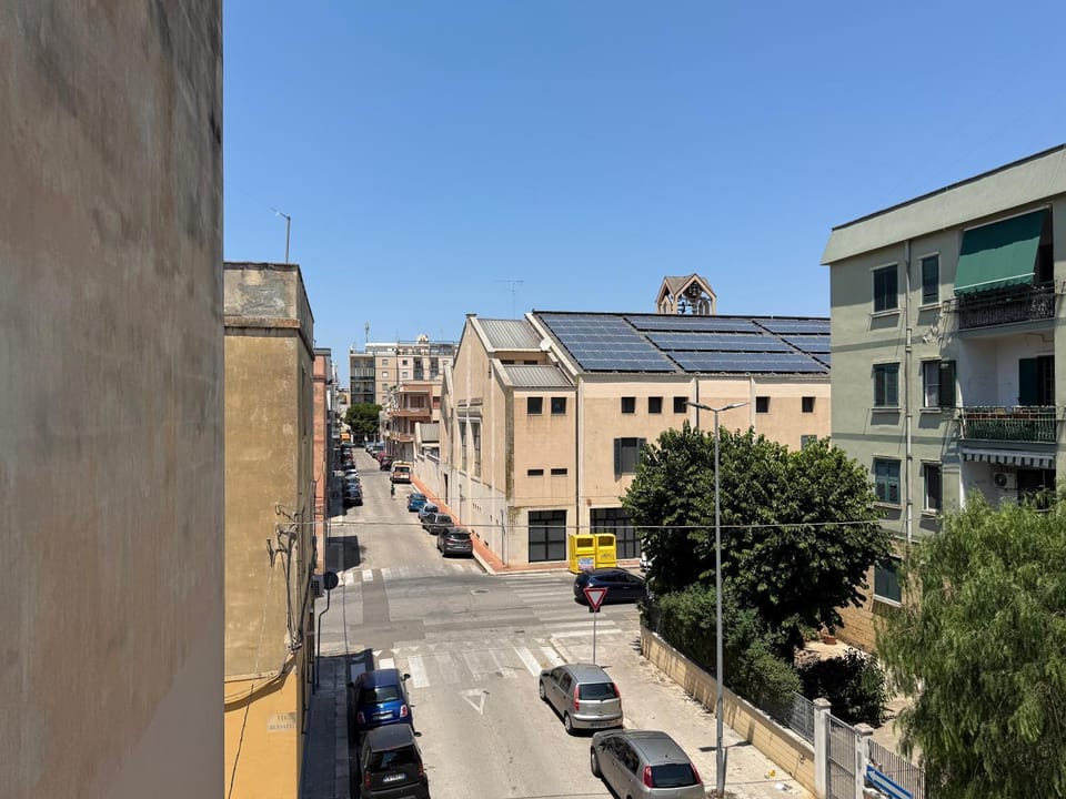 Neighbourhood, Street view