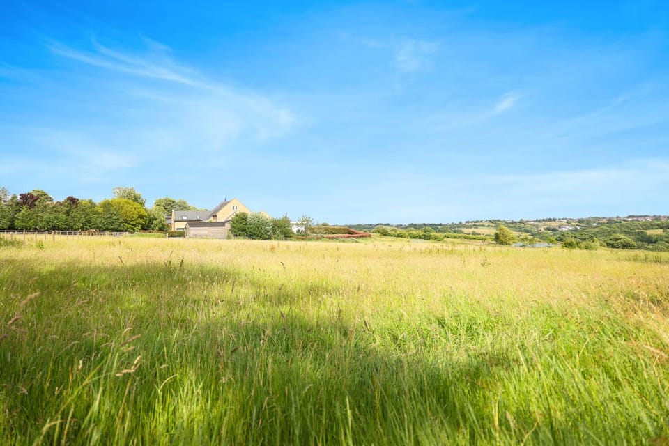 Nearby landmark, Natural landscape