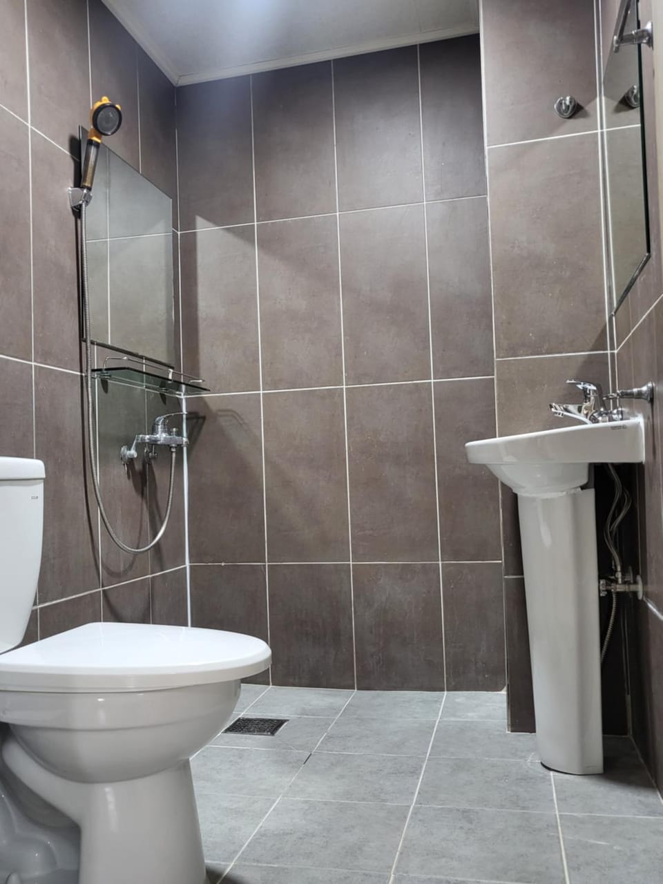 Shower, Toilet, Bathroom