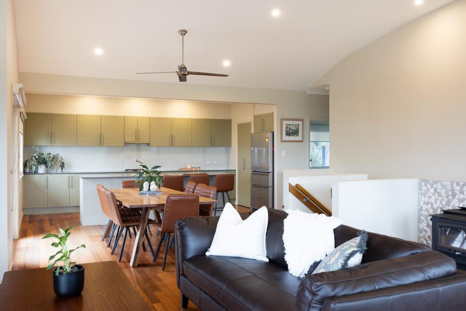 Wallace Waves House in Mollymook