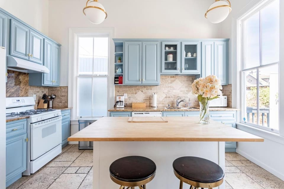 Renovated Historic House minutes from SF! House in Oakland