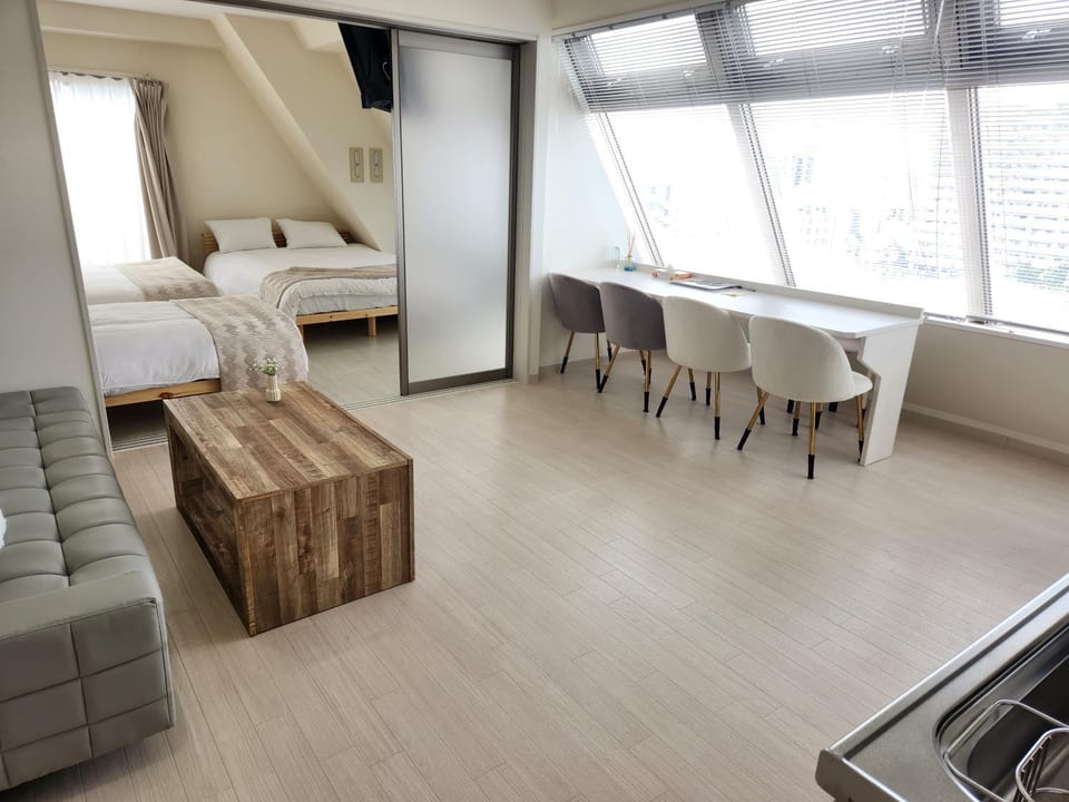 Bed, Kitchen or kitchenette, Living room, Photo of the whole room, Seating area, Dining area, Bedroom