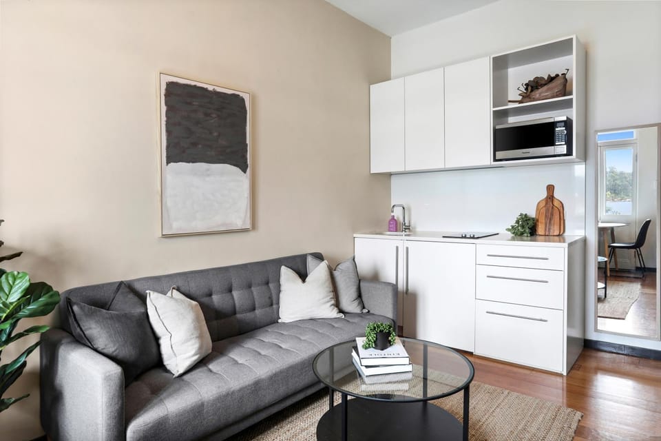 Seating area, kitchen