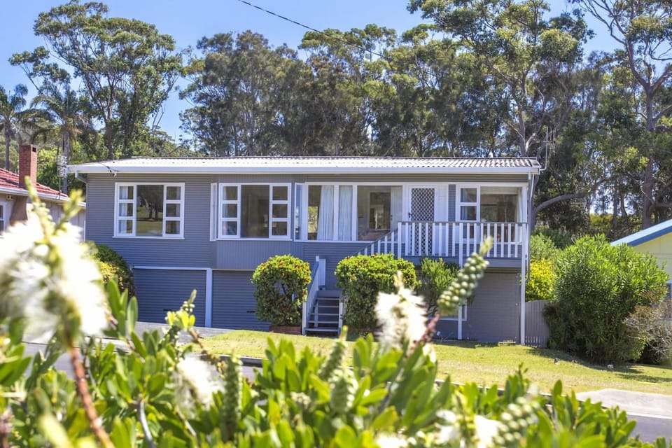Surf & Turf Retreat House in Mollymook