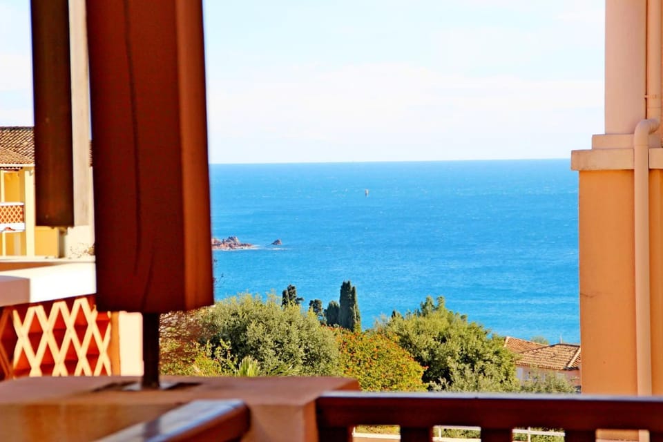 Property building, View (from property/room), Balcony/Terrace, Sea view