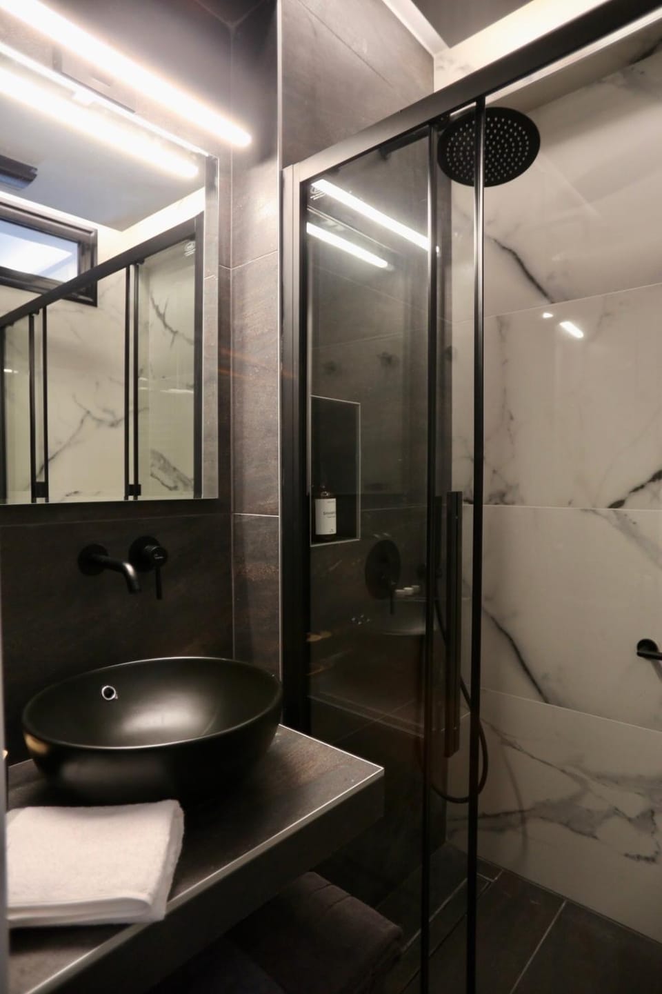 Shower, Bathroom, towels