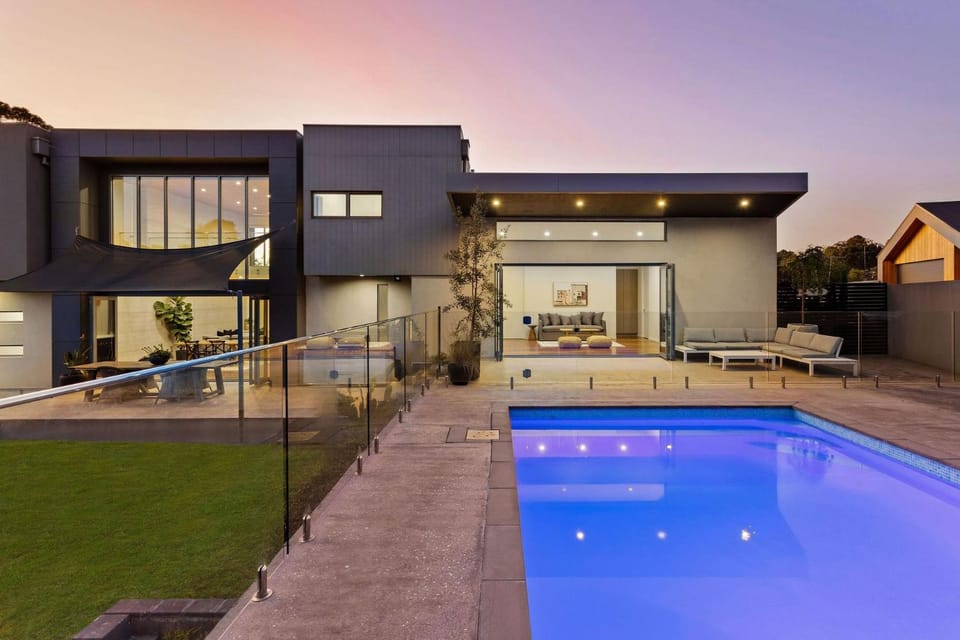 Patio, Balcony/Terrace, Swimming pool, sunbed