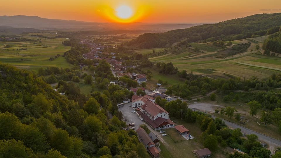 Pensiunea Popasul Ursilor Medve Barlang Peștera Urșilor Bed and Breakfast in Hungary